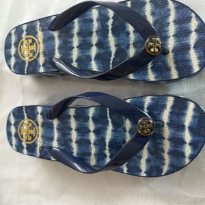 Tory Burch Size 7 platform flip flops never worn.